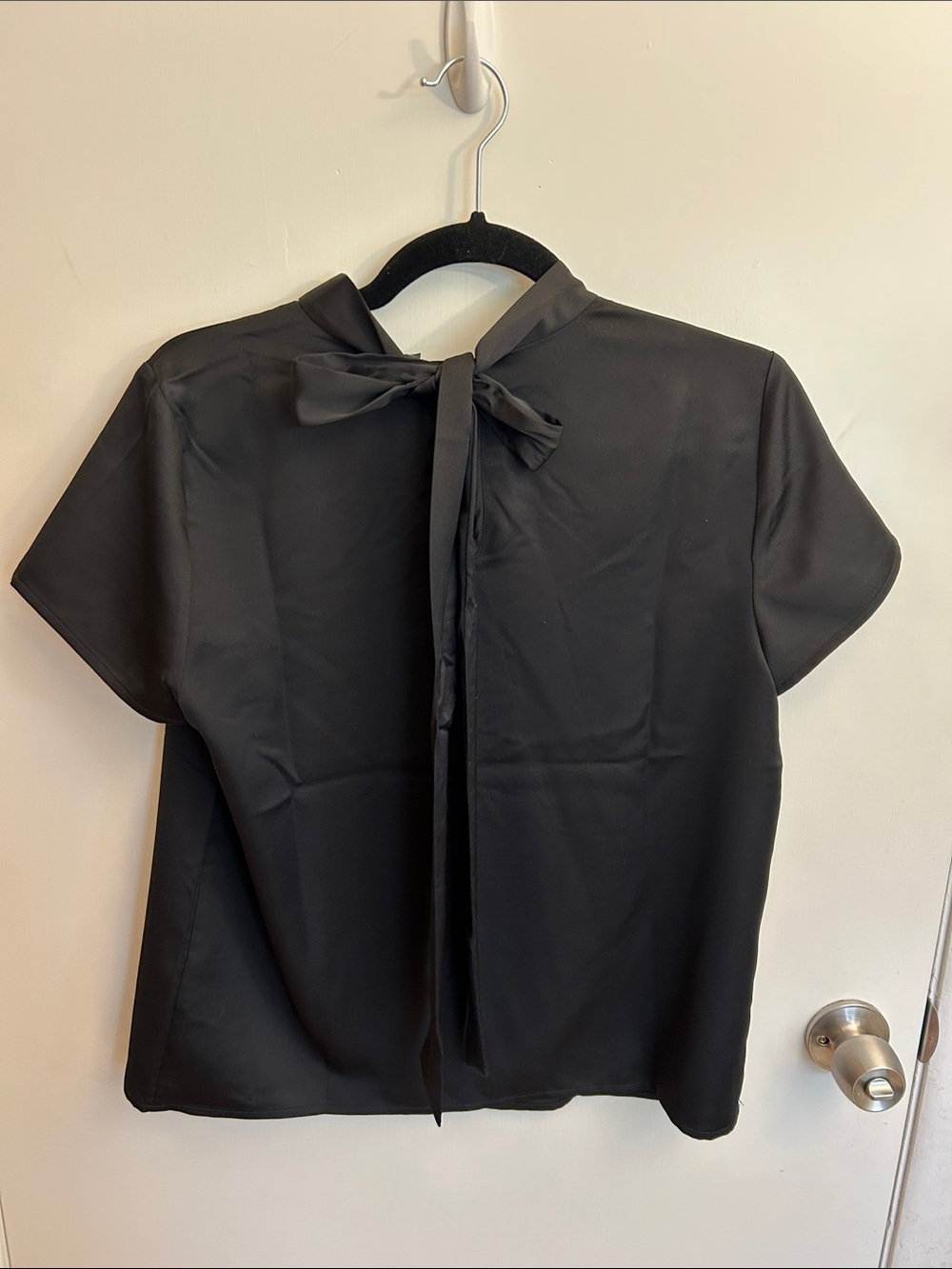 J. Crew Black Short-Sleeve Tie-Neck Top in Everyday Crepe - Picture 4 of 5